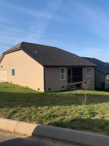 Building Photo - 3601 Meredith Lynn Wy