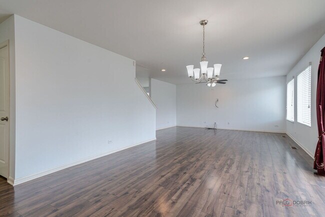 Building Photo - 202 Minuet Cir