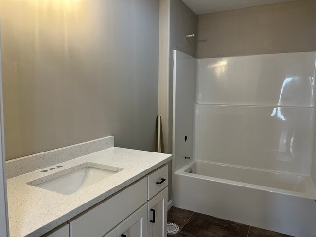 Building Photo - 1321 Sioux Turn
