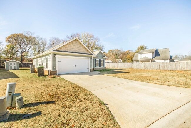 Building Photo - 102 Summerstone Bend