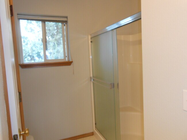 Building Photo - 20946 Lupine Ave