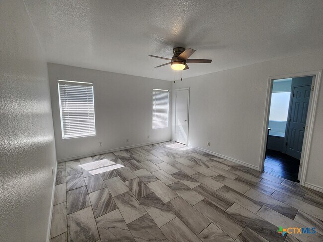 Building Photo - 4302 Neta Dr