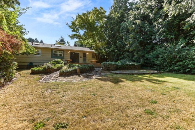 Building Photo - 9877 SE 33rd Ave