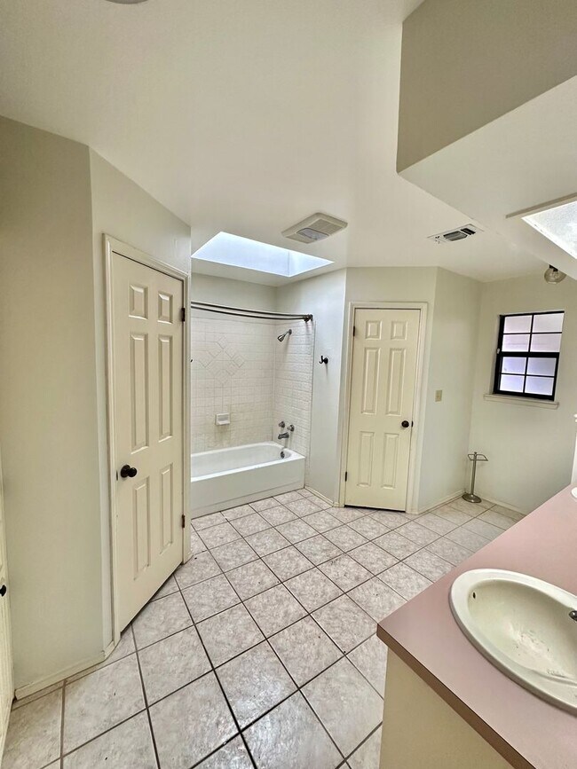 Building Photo - 3546 Cedar Ridge Ln