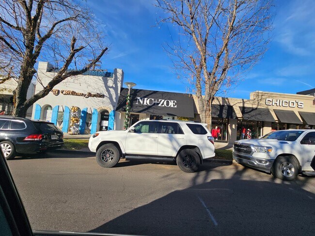 Building Photo - Cherry Creek Beautiful and Bright 1 Bed 1 Bath Condo