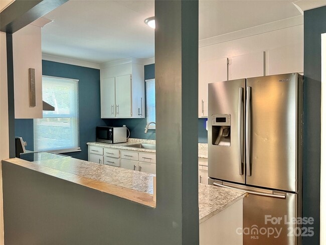 Building Photo - 1604 N Davidson St