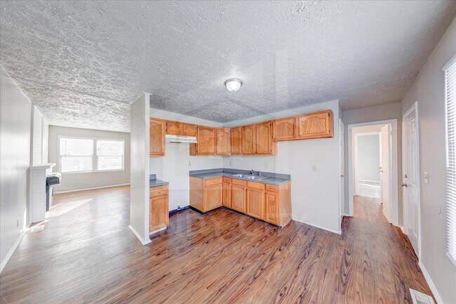 Building Photo - 8432 E 37th Pl