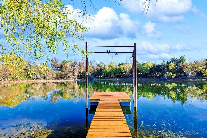 Building Photo - 260 McGraw Ln