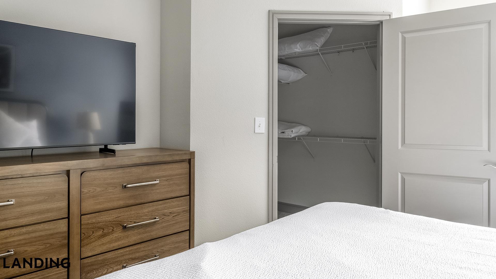 Building Photo - 18021 Kingsland Blvd