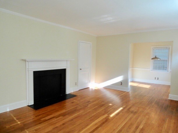 Building Photo - 1618 Delaware Ave