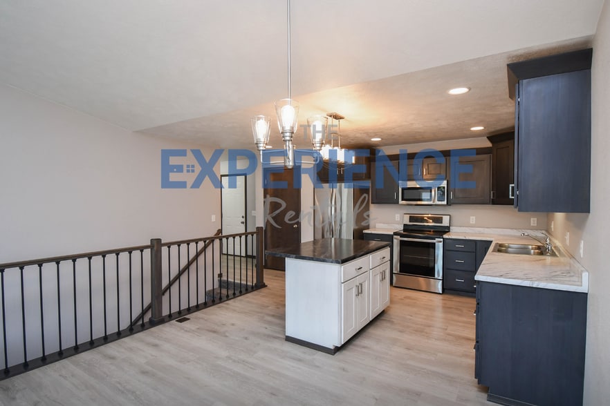 Building Photo - 3501 S Outfield Cir