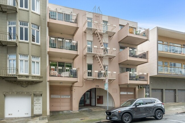 Building Photo - Modern 1BR/1BA Penthouse in Pacific Height...