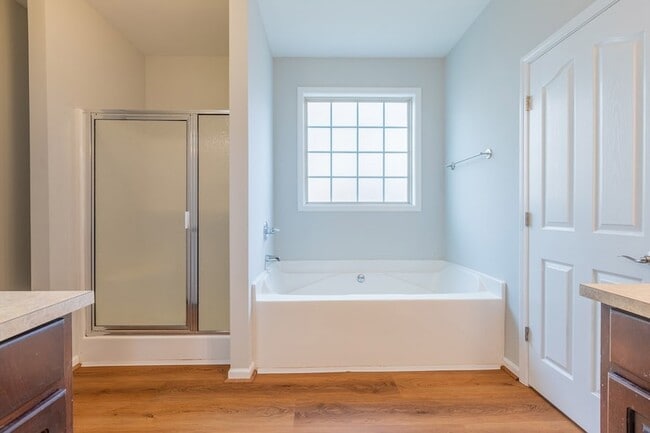 Building Photo - 4525 Village Ct