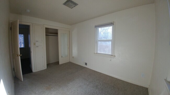 Building Photo - THA2120