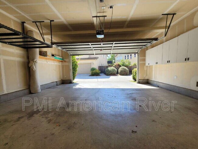 Building Photo - 5421 Noyack Way