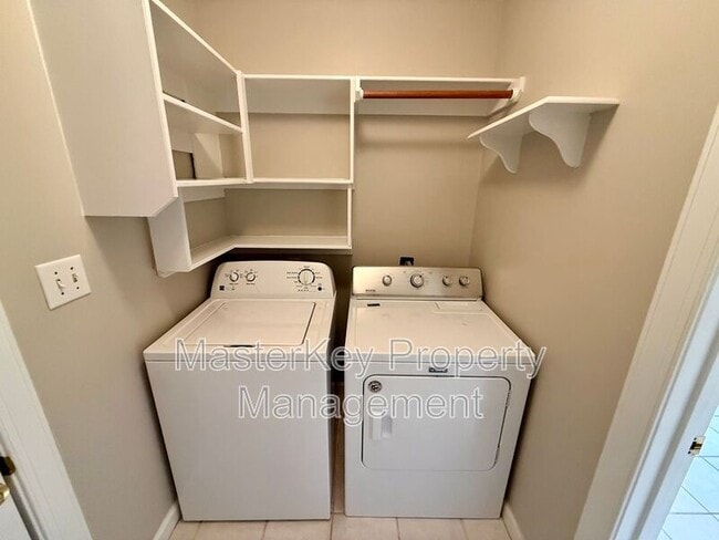 Building Photo - 306 Cary Pines Dr