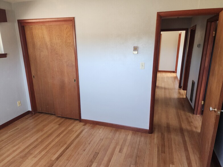 Building Photo - 6911 Hickory View Ln