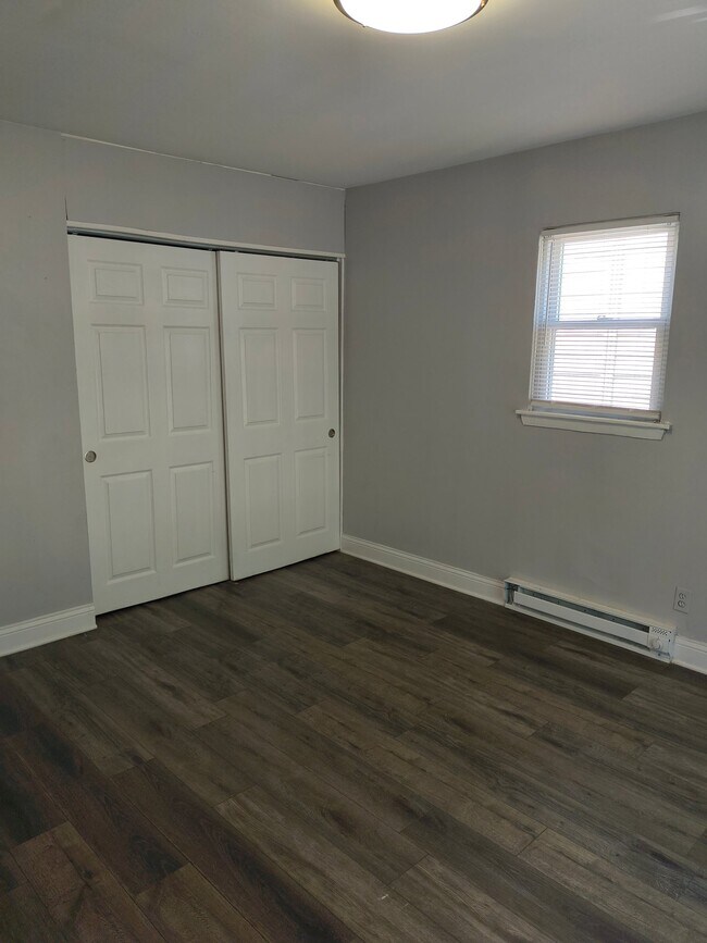 Building Photo - 371 W Old Indian Trail