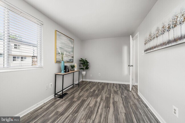 Building Photo - 8607 Kenosha Ct