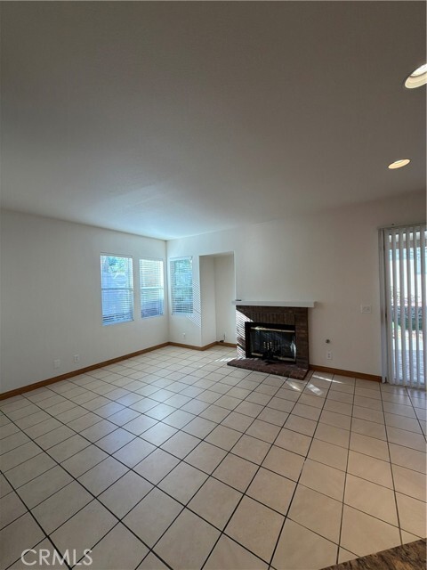 Building Photo - 17 Pastora