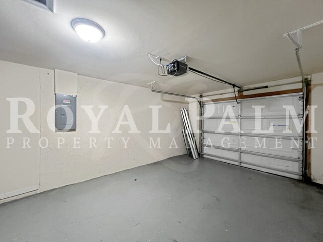 Building Photo - 3 Bed 2 Bath in Cape Coral — Curb Appeal. Fresh Style. Zero Hassle.