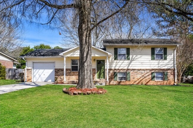 Building Photo - 10007 Camille Dr SE