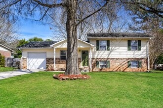 Building Photo - 10007 Camille Dr SE