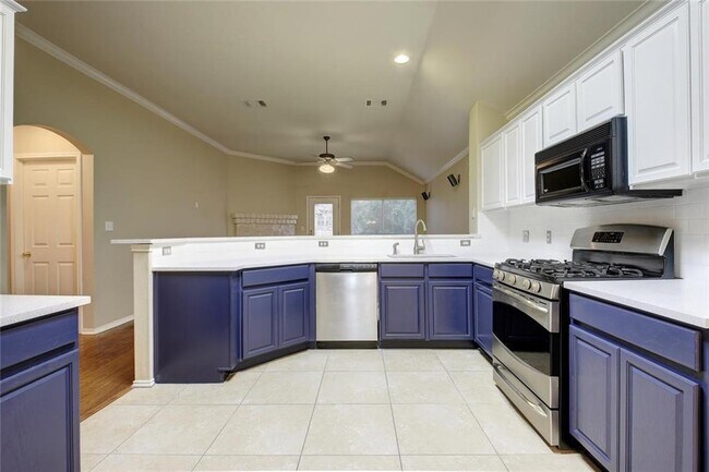 Building Photo - 10318 Broomflower Dr