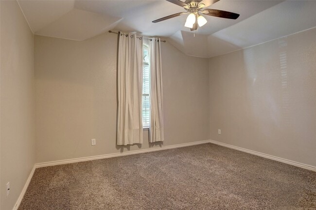 Building Photo - 5916 Round Up Ln