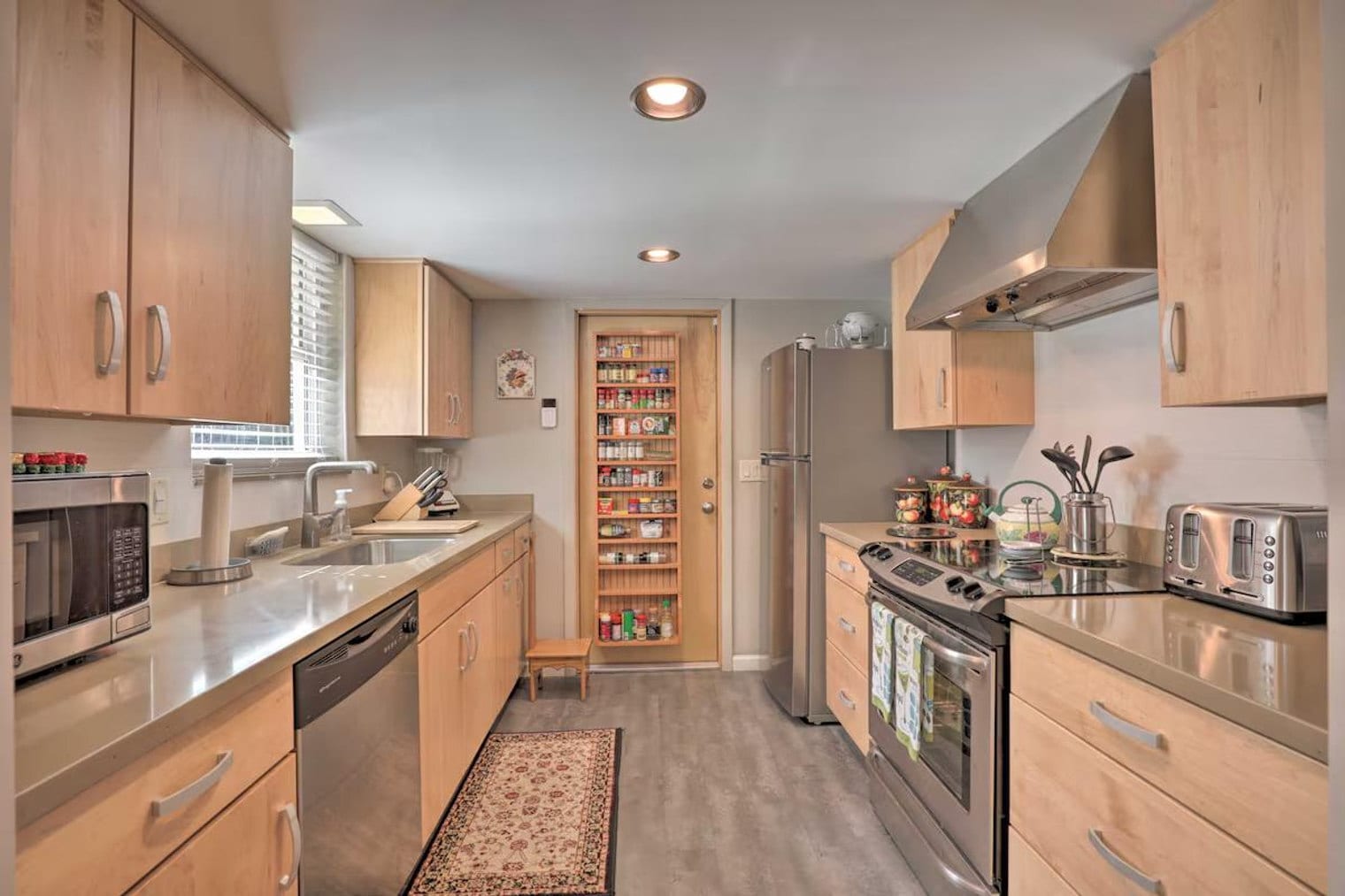 Building Photo - 40 Longfellow Cir