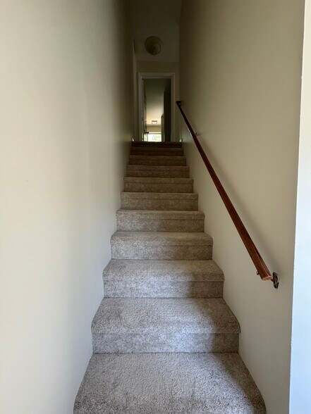 Front Stairway - 109B County Rd