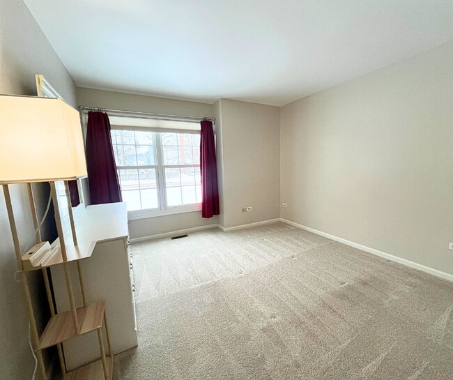 Building Photo - 925 Hartford Dr