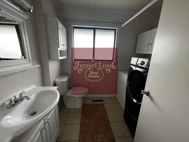 Building Photo - ?? 4 bedroom home near UNR- Kay DeAlba Property ??