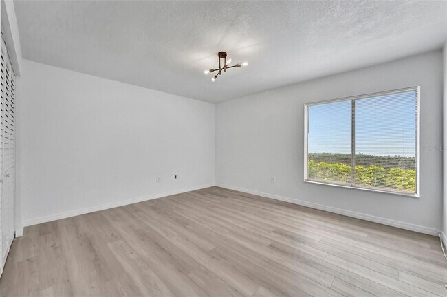 Building Photo - 9940 7th Way N