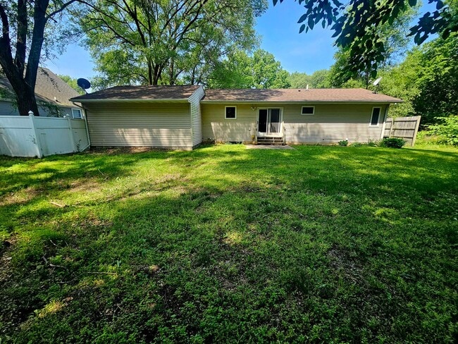 Building Photo - 3 Bedroom House built in 2003 Located in a...