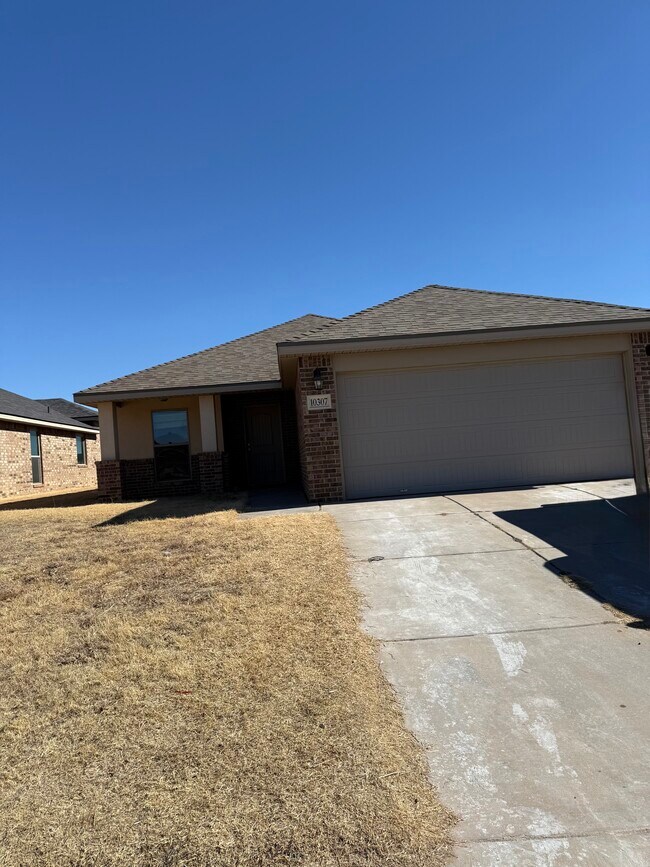 Building Photo - 10307 Valencia Ave