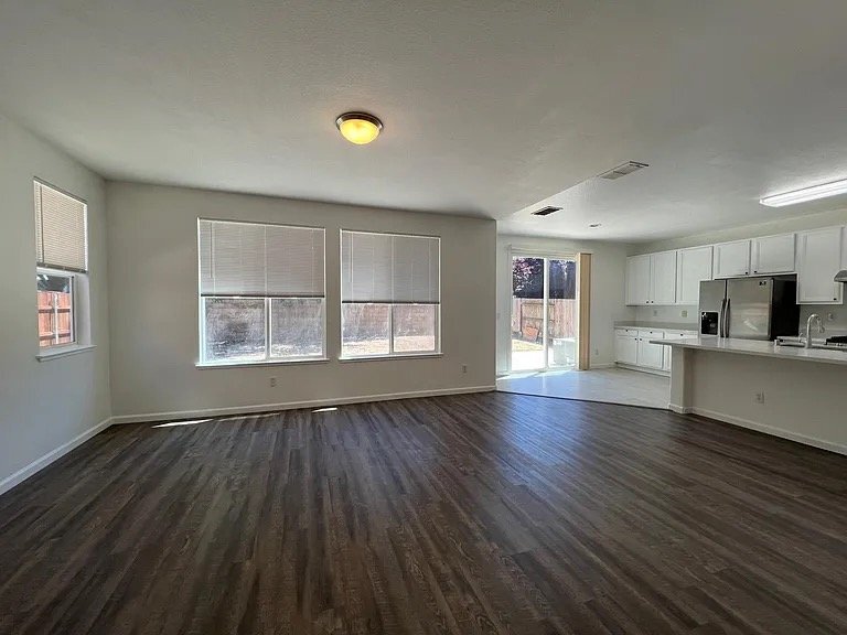 Building Photo - 120 Stone Valley Cir