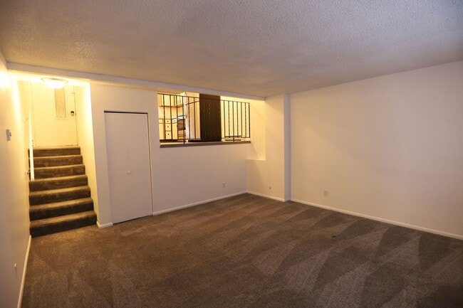 Building Photo - 257 Canby St