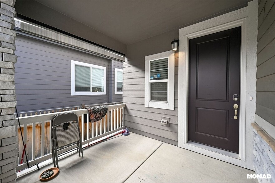 Building Photo - 8967 Red Bud St