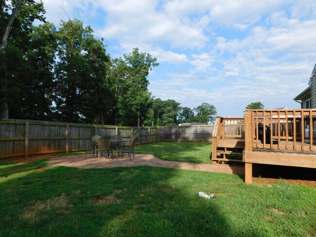 Building Photo - Appomattox Area