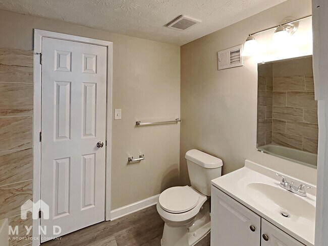 Building Photo - 2616 Fieldstone View Ln SE