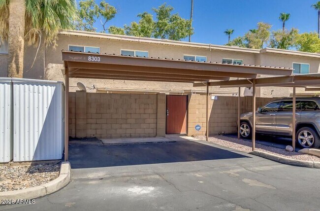 Building Photo - 8303 E Thomas Rd