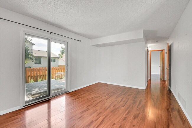 Building Photo - $3,050.00, 4 bed, 3 bath, located in Auror...