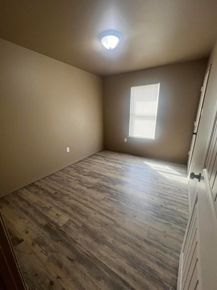 Building Photo - 1505 E 6th St