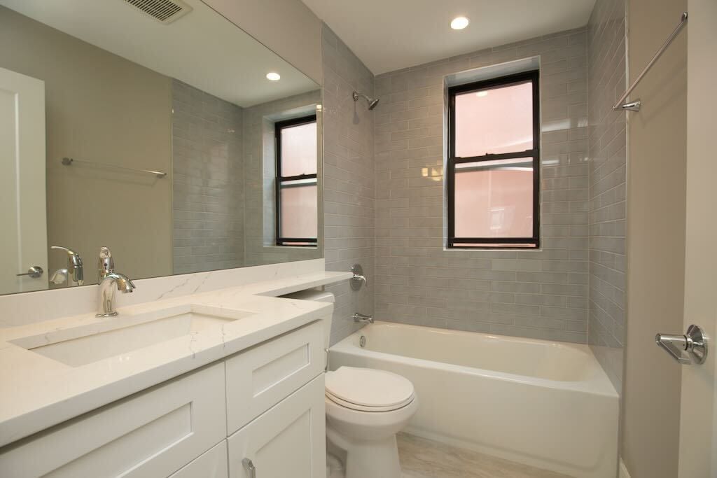 Building Photo - 3934 N Janssen Ave