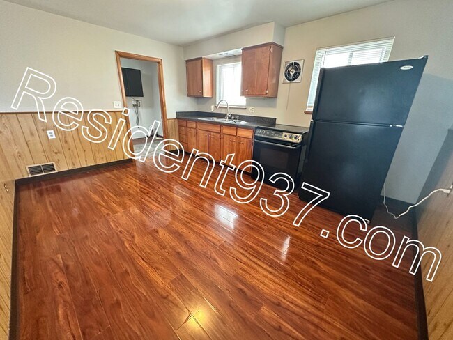 Building Photo - 3 Bed 1 bath home