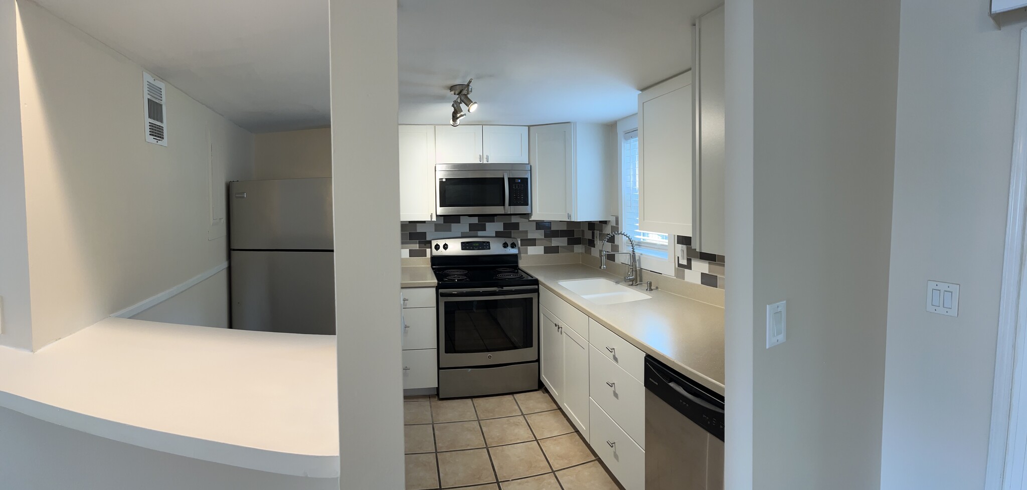 Building Photo - 695 A1A North