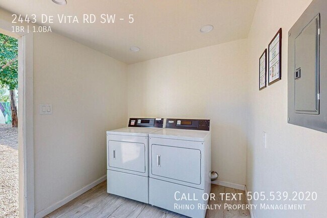 Building Photo - 2443 De Vita Rd SW