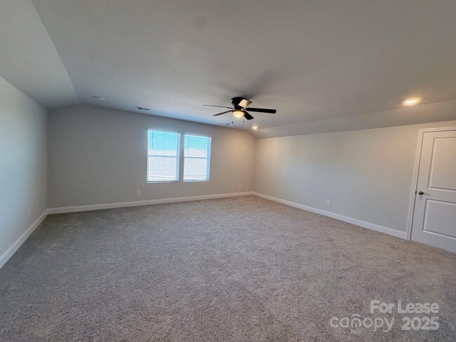 Building Photo - 1038 Mapletree Ln