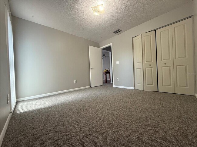Building Photo - 5006 Parkhill Dr